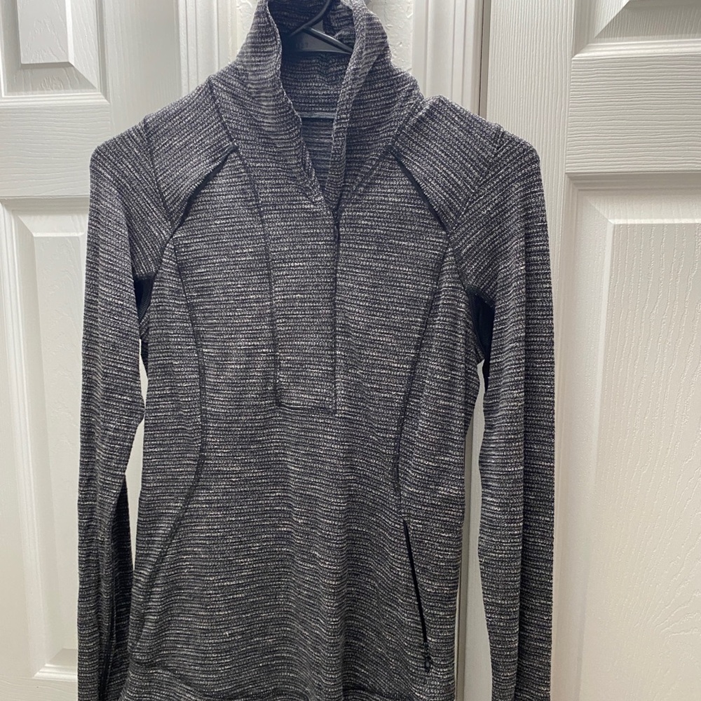 Lululemon lightweight jacket/top